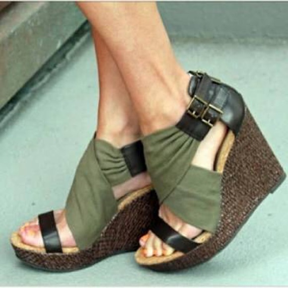 Kenneth Cole Reaction Shoes - Kenneth Cole Reaction Caught Live Wedge Heels 10M